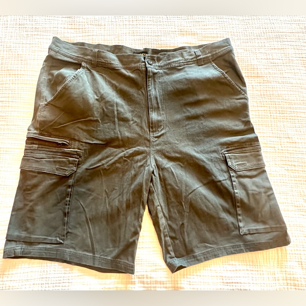 Stanley Men's Charcoal Canvas Cargo Shorts Size 42
